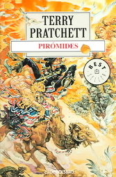 Terry Pratchett: Pirómides (Spanish language, 2021)