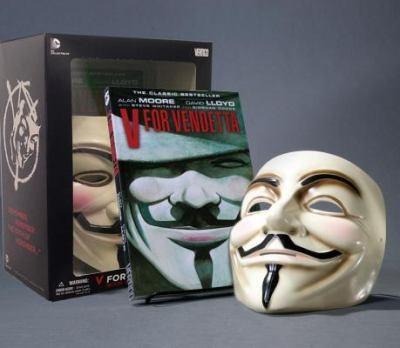 Alan Moore, David Lloyd: V for Vendetta Deluxe Collector Set (2012)